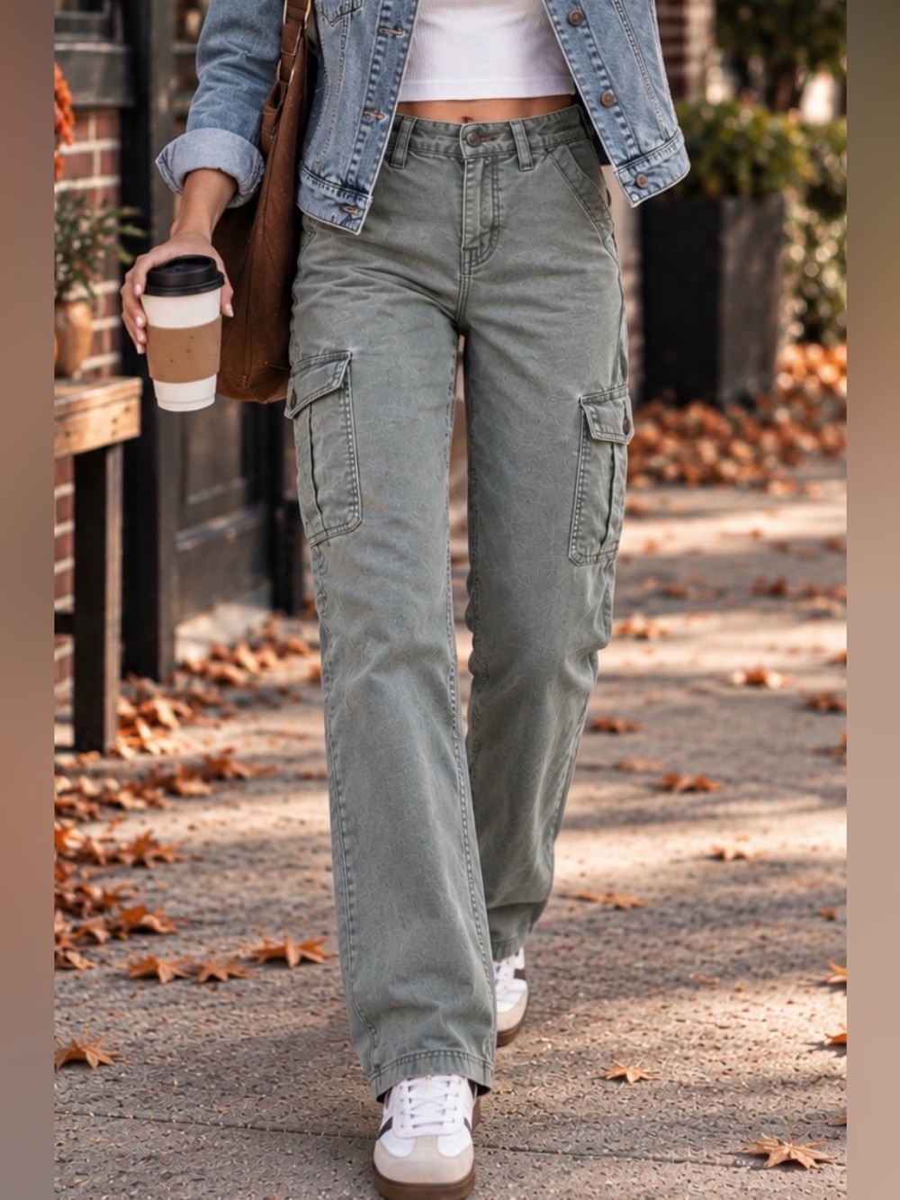 American Eagle Cargo olive green Pants. #Y2K